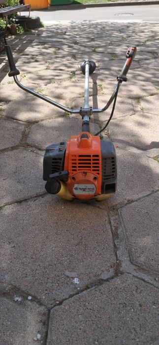 Продавам тример HUSQVARNA 553 RS-професионален