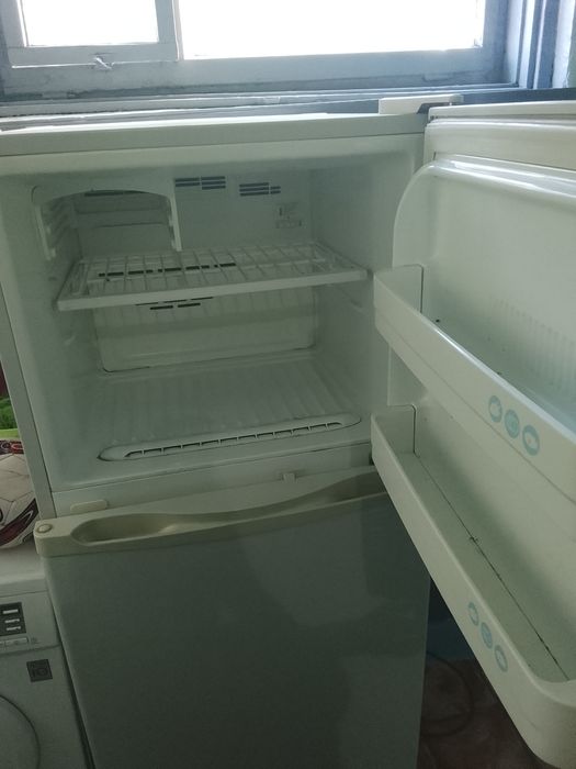 Холодильник продаются