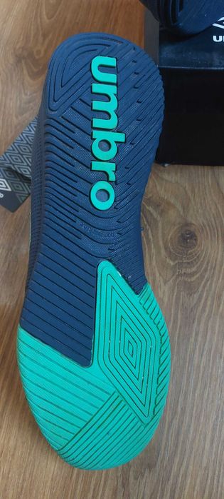 Маратонки Umbro 42 номер като нови