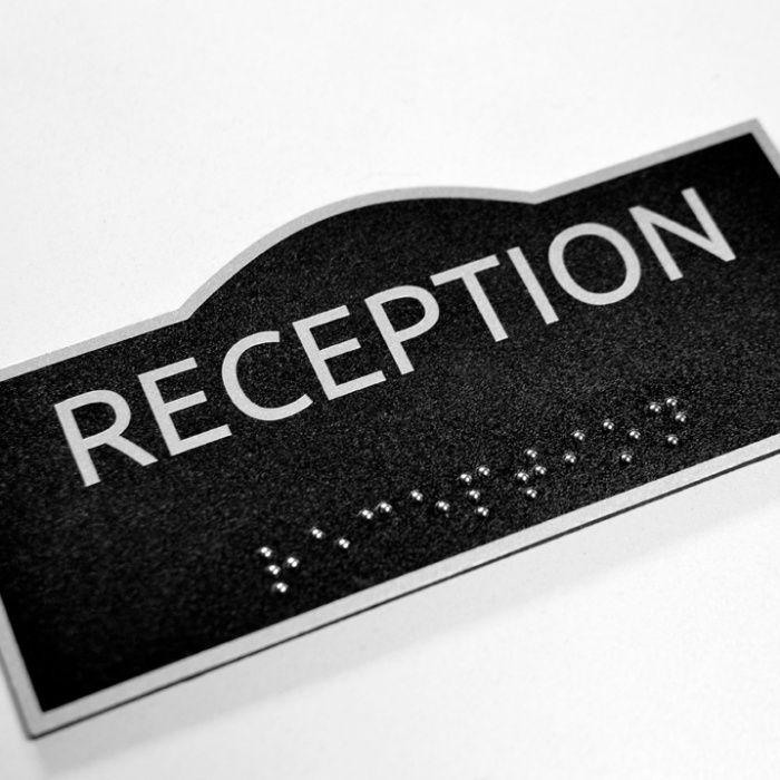 Ситопечат и гравиране на рекламни сувенири, бележници и календари.