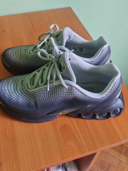 Vând adidași Nike DN