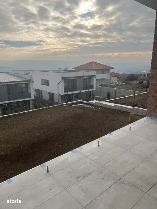 Casa tip dulpex 160 mp, teren 280 mp, parcare Iris