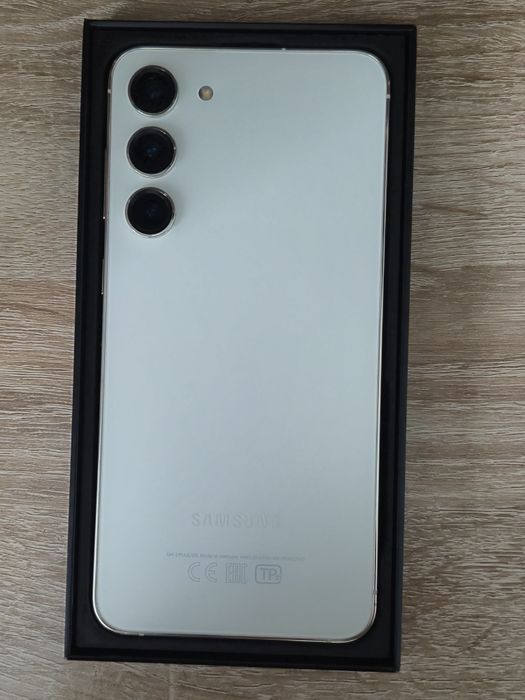 Samsung Galaxy s23+ plus