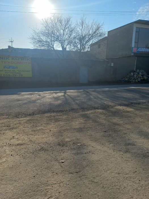 Продается дом. Вдоль дороги напротив мечети.