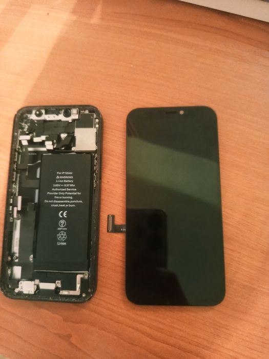 Продавам iPhone 12Mini за части Може и цял