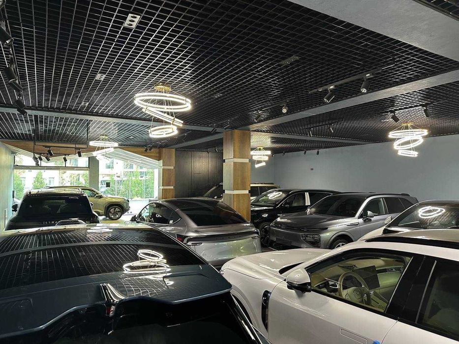 АРЕНДА 1 этаж Генерал Узакова 280м2. Отдельный вход, задний двор