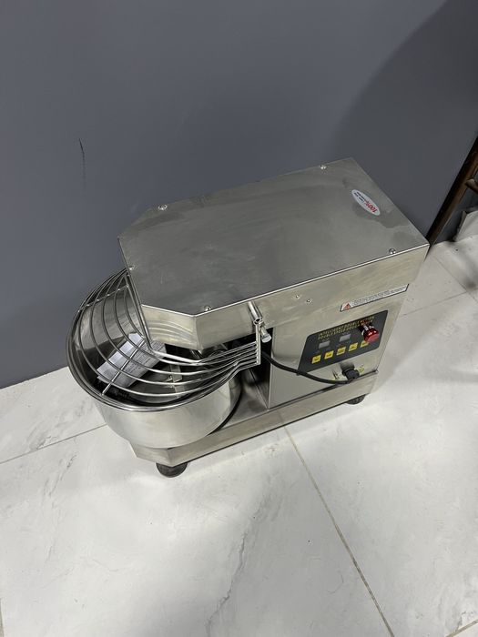 Тестомешалка почти новое для тех кто работает не большим объемом