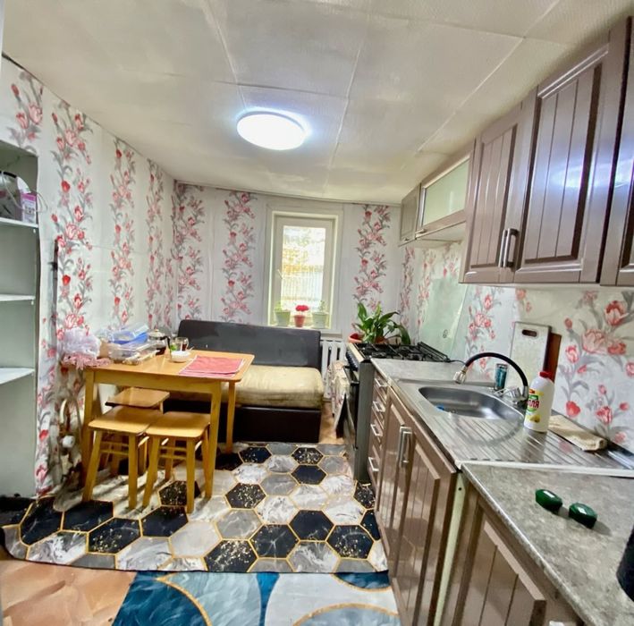 Продам дом 4 комн. район институт