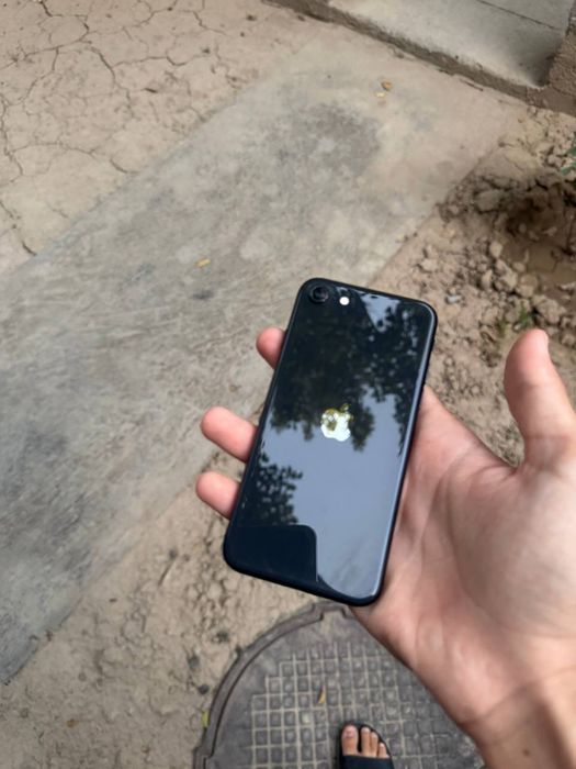 iPhone SE 2020 sotiladi !!
