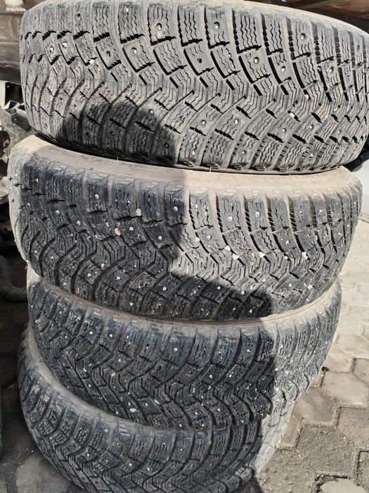 Продам зимние шины бу за 5000 тысяч