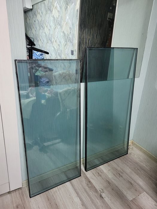 Продам 2 стеклопакета и 2 сетки