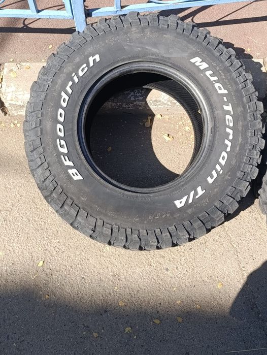 Покрышки на автомобиль б/у