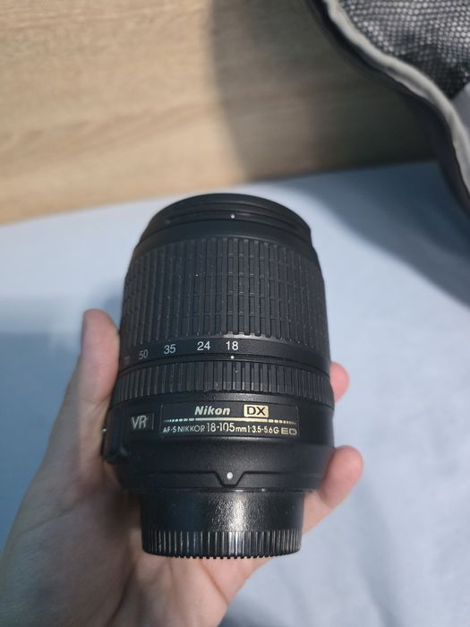 Vand tot echipamentul-Aparate nikon dslr si obiective