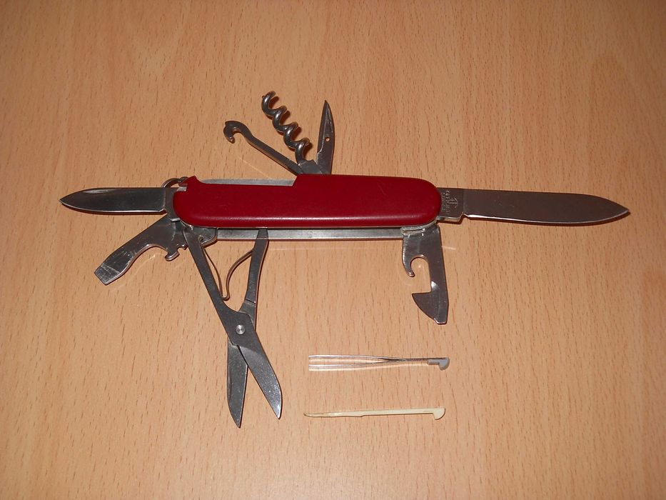 Briceag elvețian multifuncțional Swiss