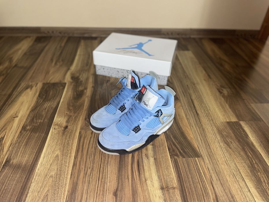 Jordan 4 “University Blue”