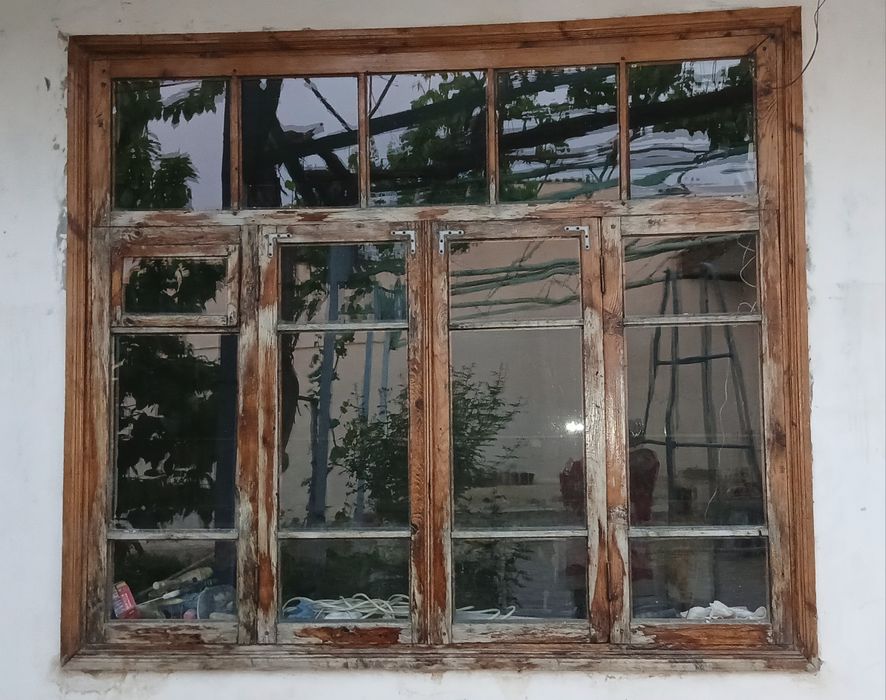 Тахтали  дераза ва эшик сотилади срочно