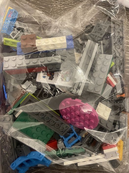 2 пакета игрушек + коляска