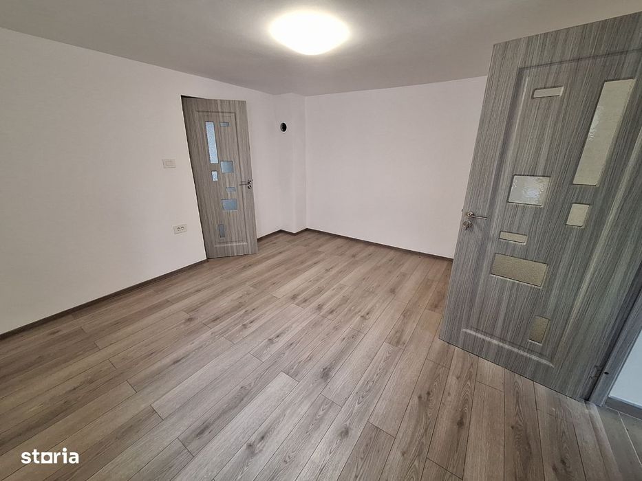 Casa 2 camere, teren 373 mp, zona Serbanesti