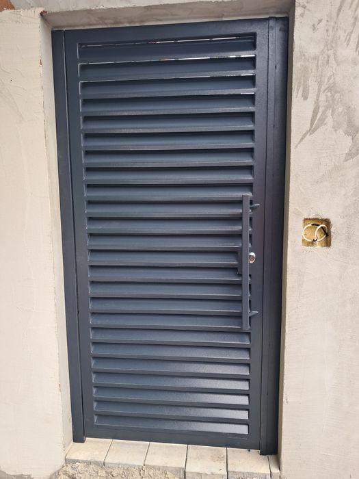 Porți și garduri model JALUZELE