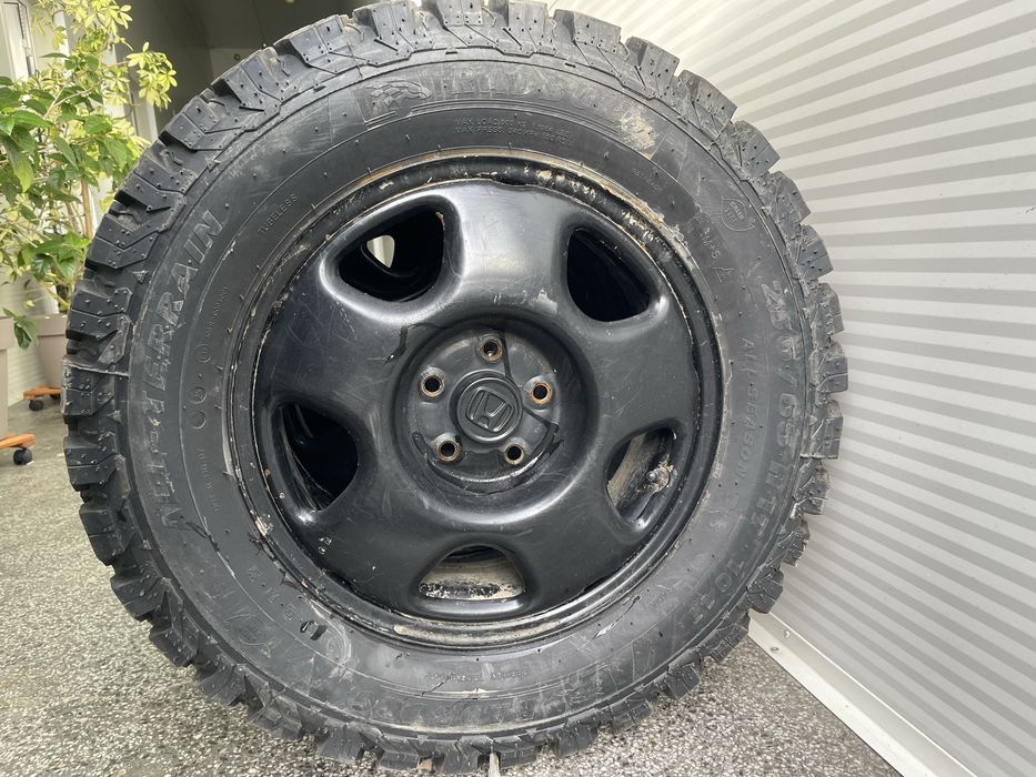 Гуми за кал с джанти от Хонда ЦРВ