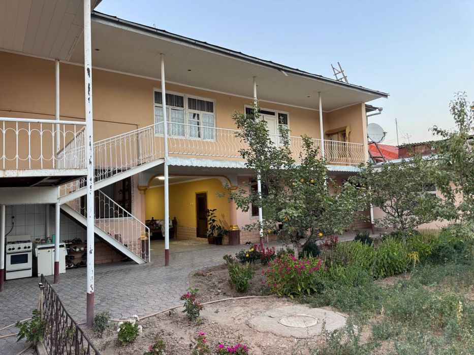 Уй сотилади узимни уйим