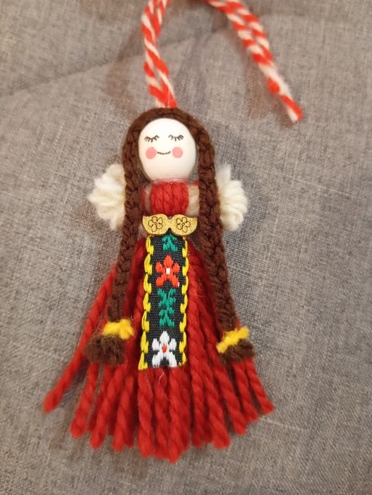 Мартеници на едро различни модели