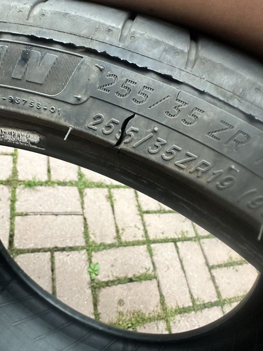 Michelin Pilot Sport 4s 255/35/19