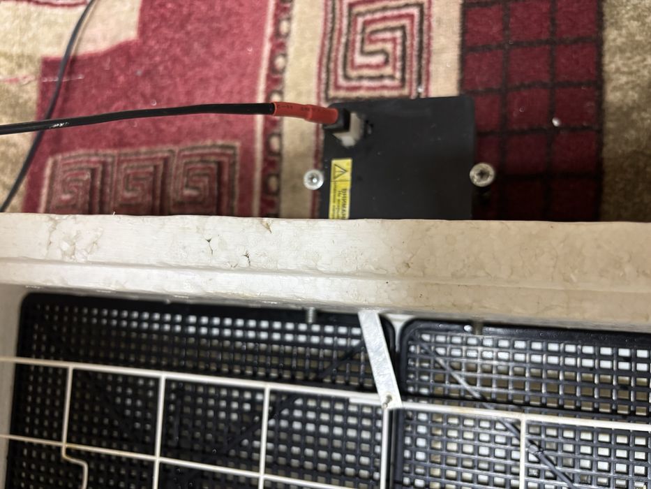 Инкубатор несушка 104 яйцо