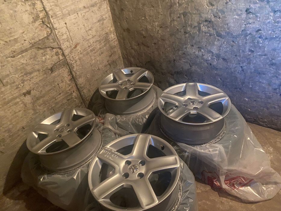 4x108
R17
Et31
65,1.          Бартер да същите размери