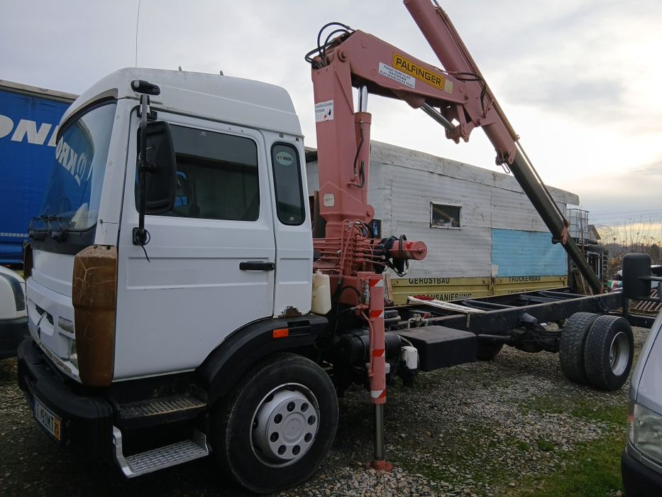 Renault midlum cu macara