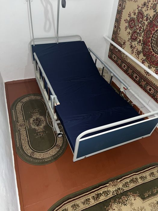 Медицинская кровать