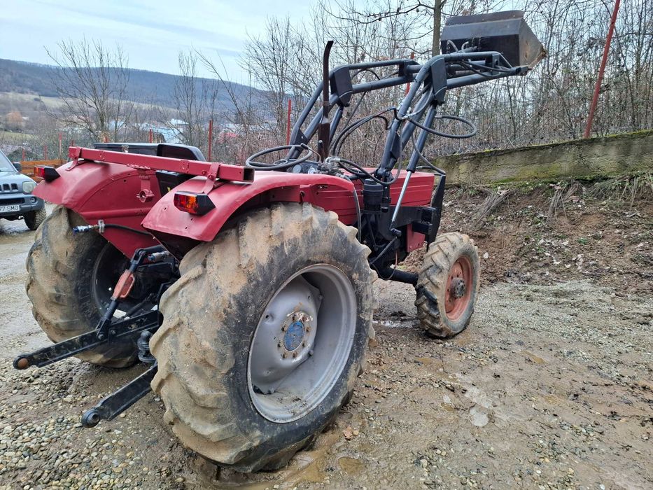 Tractor 550 DT cu incarcator frontal cu 2 cupe