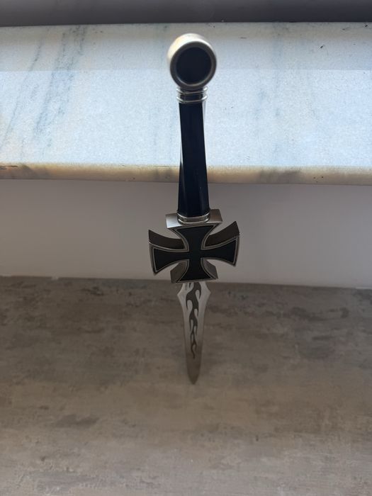 Pumnal decorativ