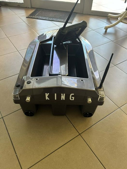 Лодка за захранка Carp Royal King 6.0