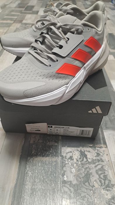 Адидас чисто нови
