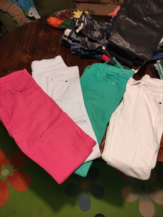 Дамски дънки и джинси