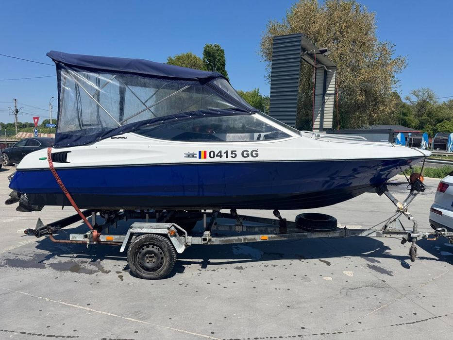 Barca bayliner capry