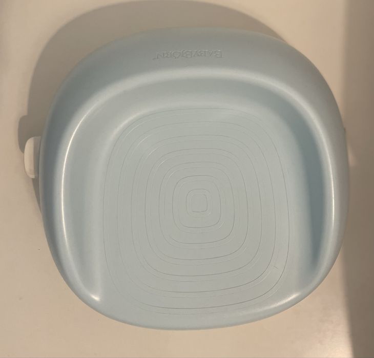 BabyBjorn повдигащо столче за дете.