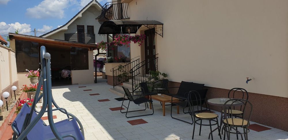 Vila de închiriat pe termin lung
