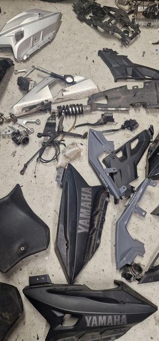 Carene YAMAHA YZF rR125  ,piese , codita , scarite  toba evacuare