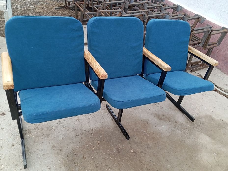 Театральное кресла