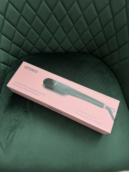 Perie pentru indreptat parul Amika