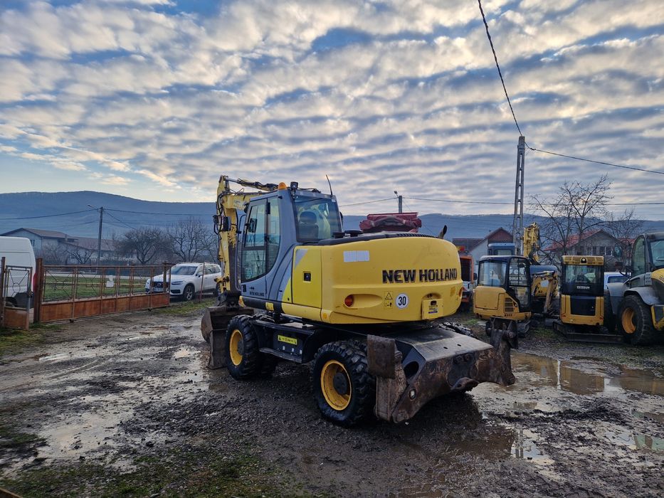 Excavator mobil New Holland