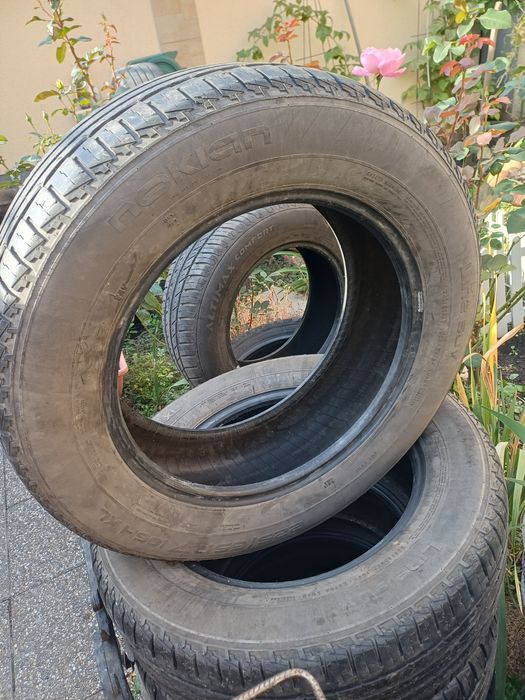 Cauciucuri de vara nokian 225/65/17R 4buc 200 lei