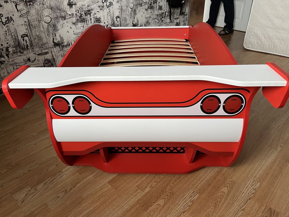 Кровать машинка детская