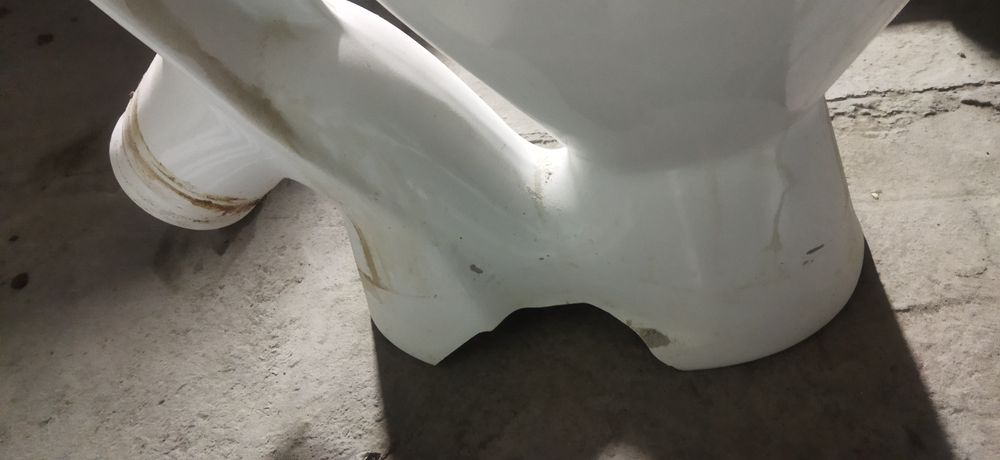 Продам унитаз в хорошем состоянии