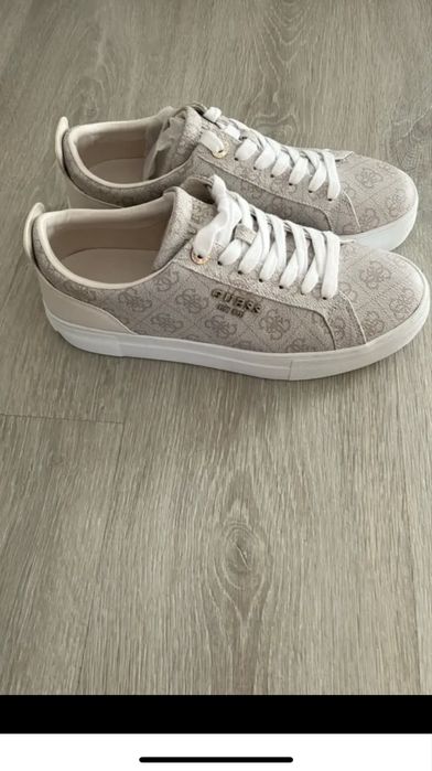 Продам кеды guess состояние новый