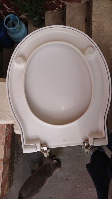 Капак за тоалетна чиния ,седалка дъска