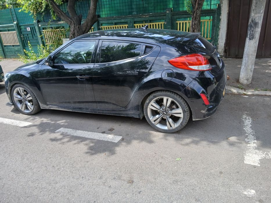 Dezmembrez hyundai veloster