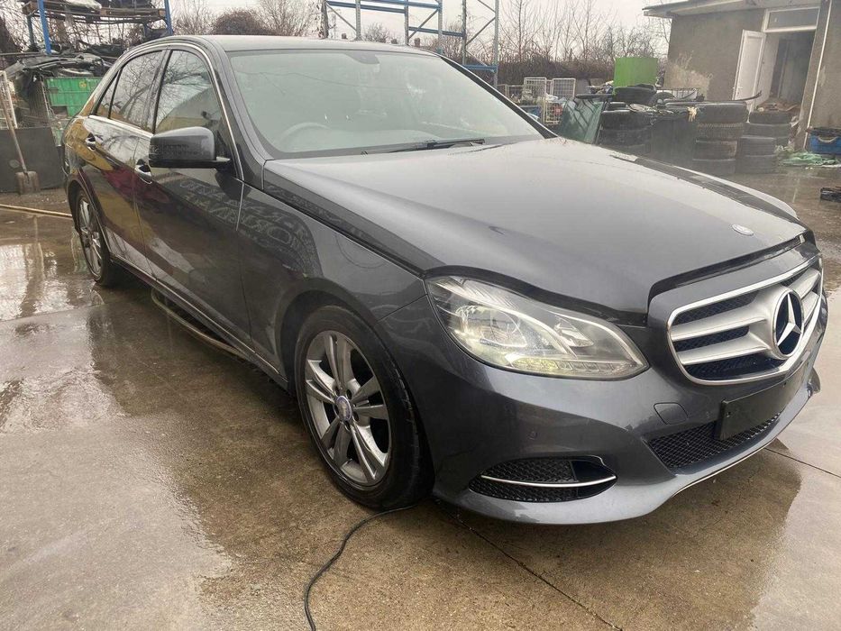 dezmembrez mercedes w212 FL/bara fata w212/far w212